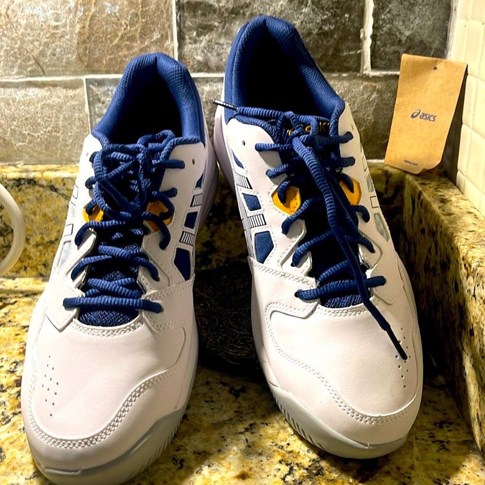 ASICS Gel Rena “white deep ocean men  brand new never wore size Us 9 1/2